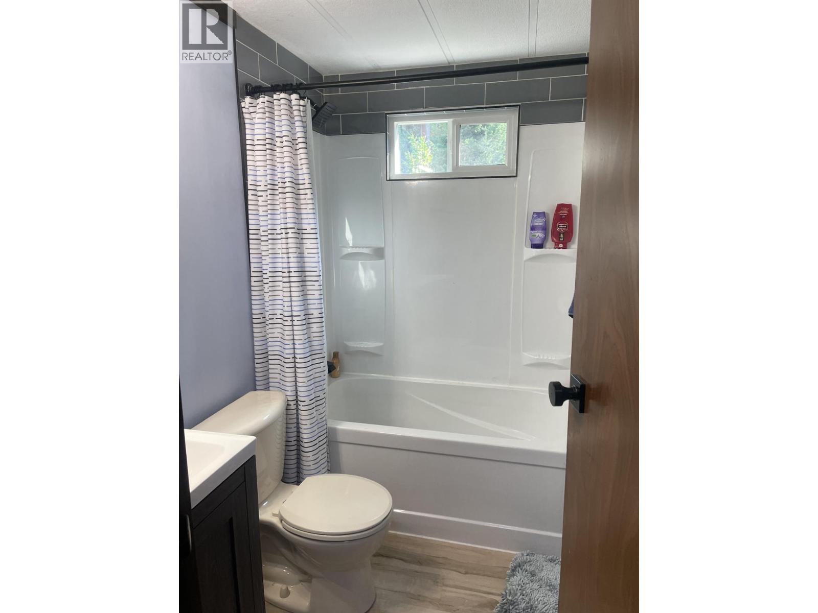 #1 3284 Queens Avenue - 38