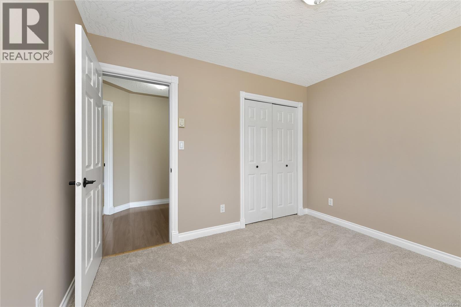 585 HANSEN Ave - 21