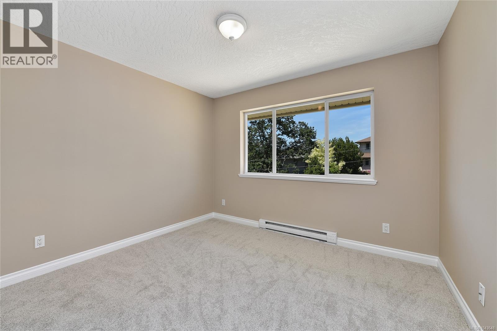 585 HANSEN Ave, Langford