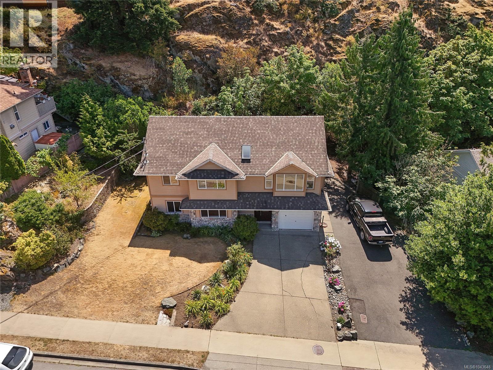 585 HANSEN Ave, Langford