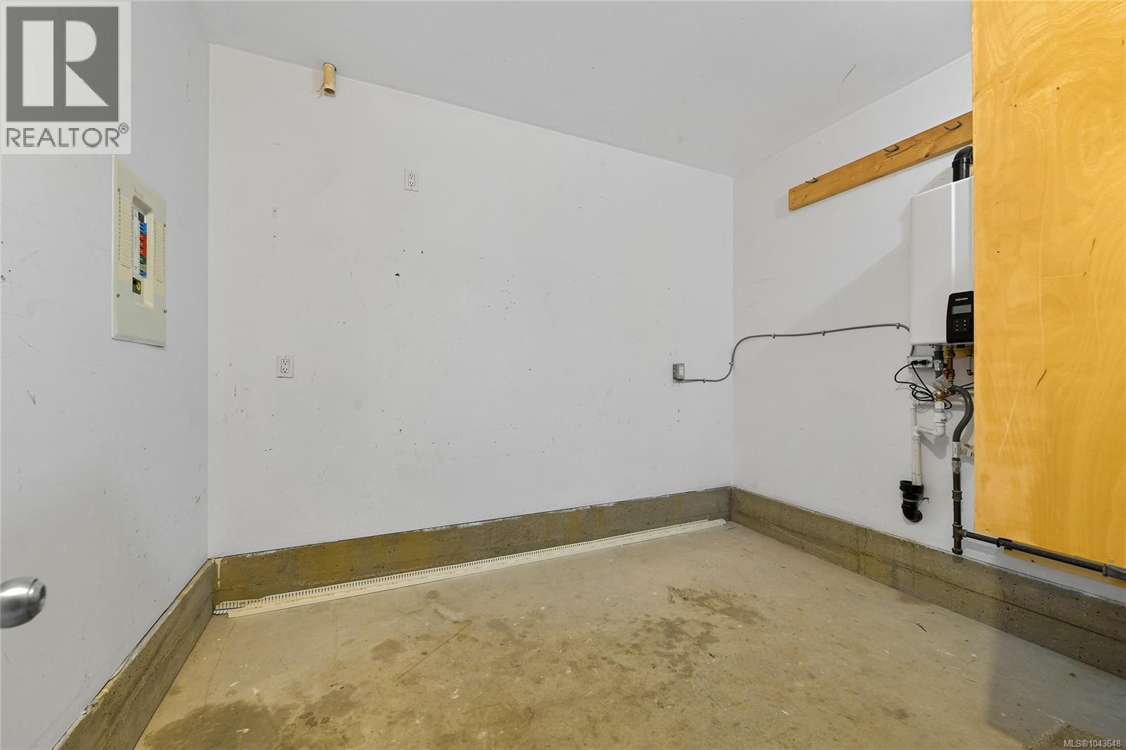 585 HANSEN Ave, Langford