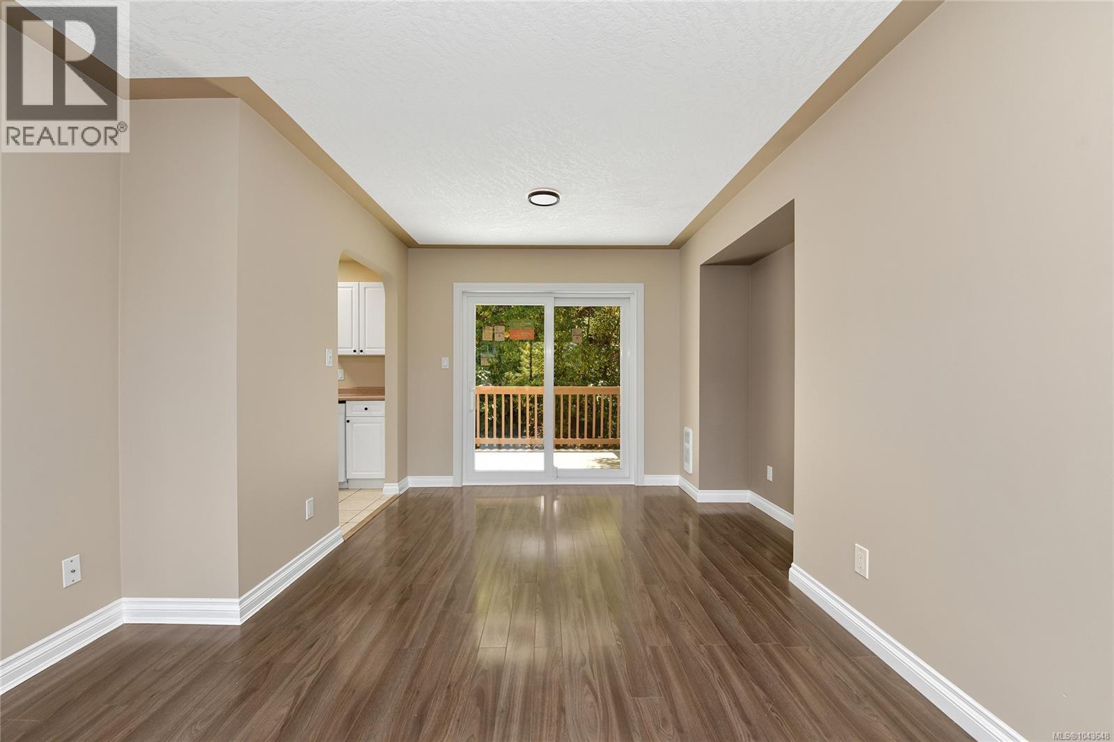 585 HANSEN Ave, Langford