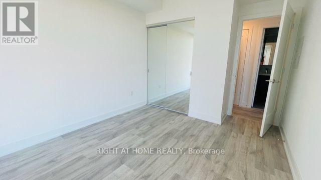 #1531 20 INN ON THE PARK DRIVE - 12