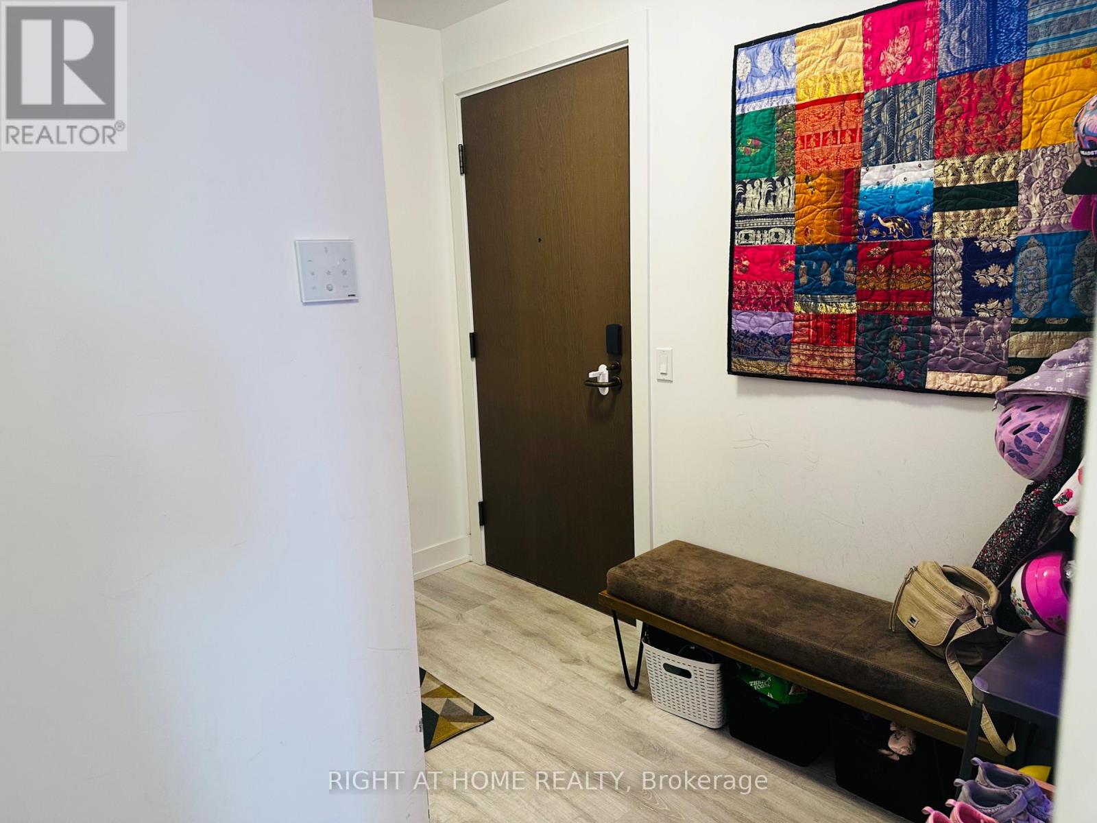 #1531 20 INN ON THE PARK DRIVE - 18