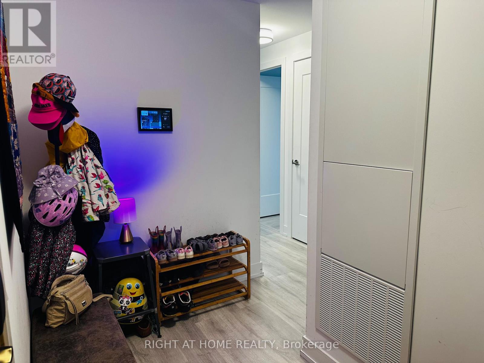 #1531 20 INN ON THE PARK DRIVE - 16