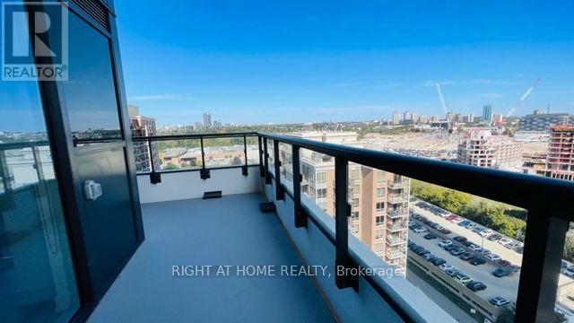 #1531 20 INN ON THE PARK DRIVE - 25