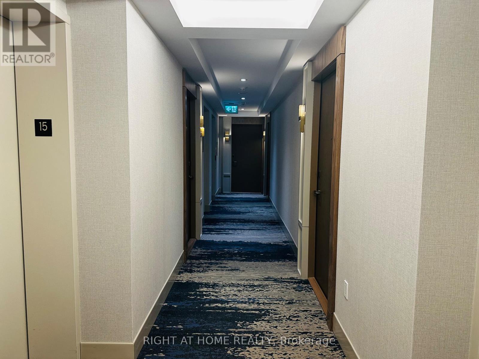 #1531 20 INN ON THE PARK DRIVE - 29