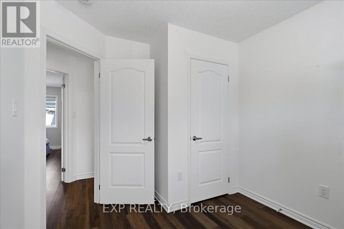 11 CATAMARAN DRIVE - 25