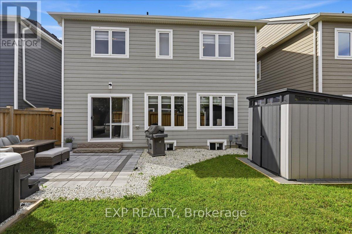 11 CATAMARAN DRIVE - 30