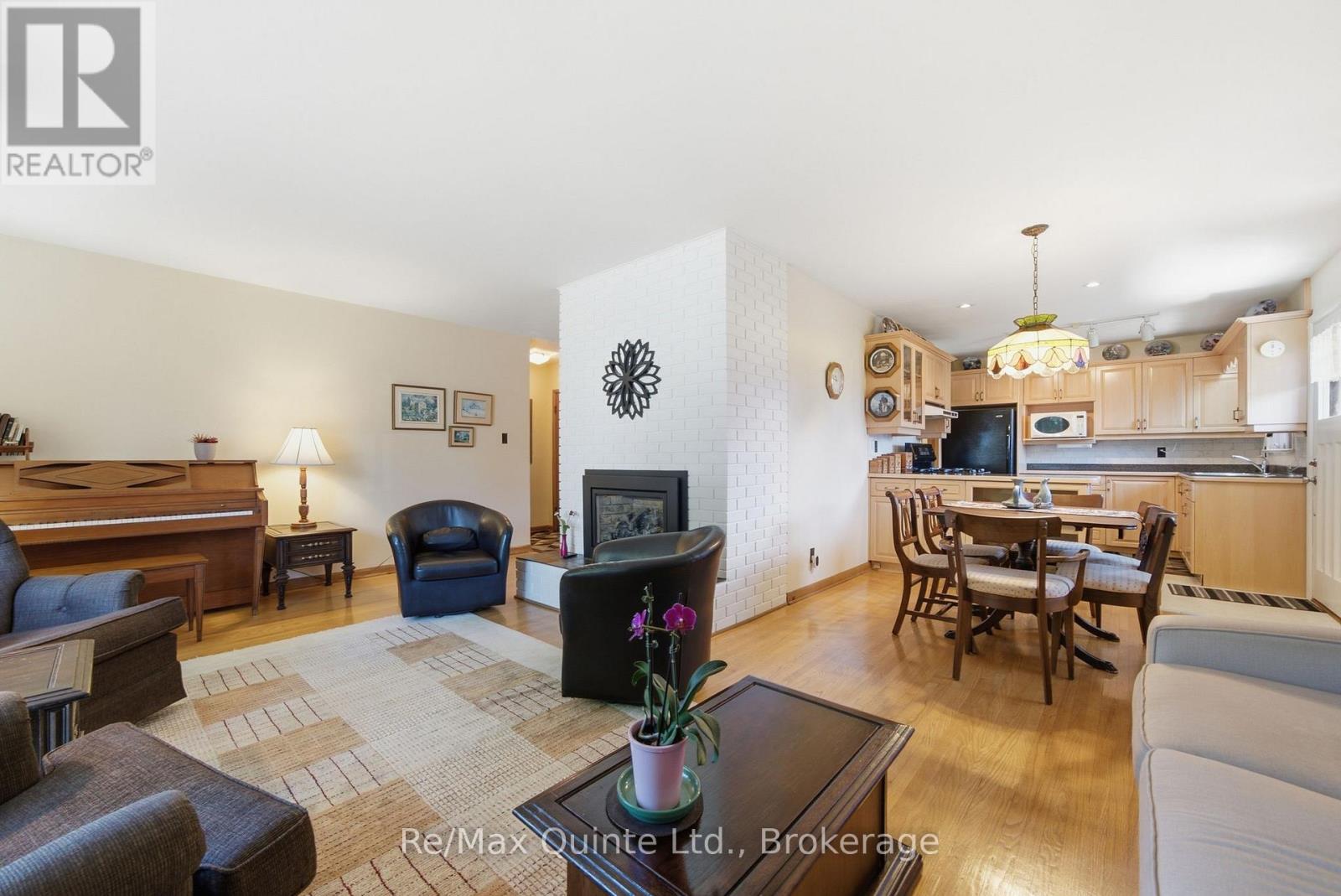 65 HUMEWOOD DRIVE - 11