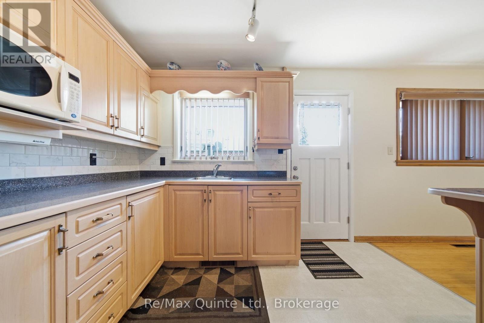 65 HUMEWOOD DRIVE - 15