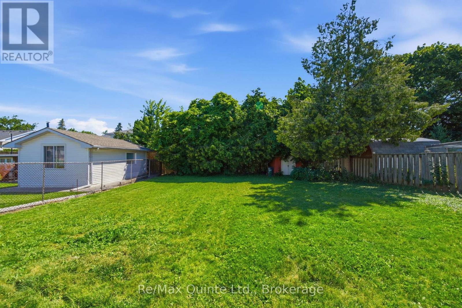 65 HUMEWOOD DRIVE - 33