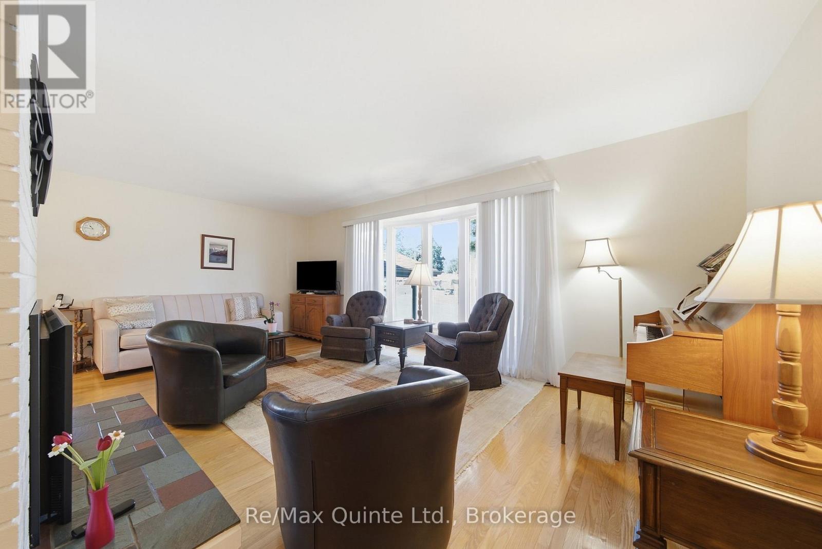 65 HUMEWOOD DRIVE - 8