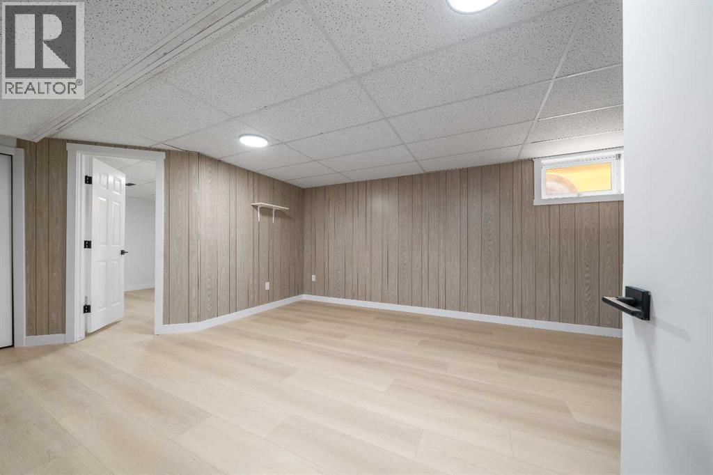 476 18 Street NE - 17