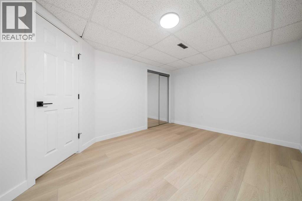 476 18 Street NE - 22