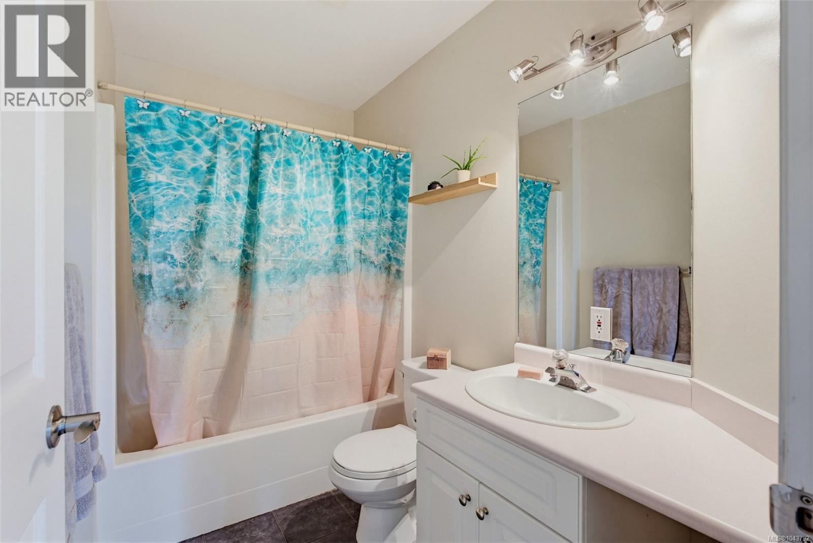 840 Tillicum Rd - 34