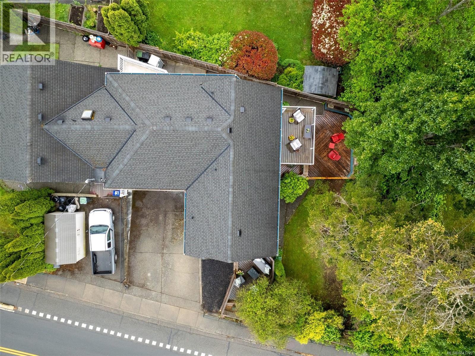 840 Tillicum Rd - 46