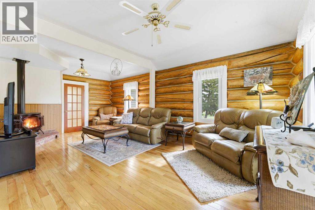 322191 135 Street W - 23