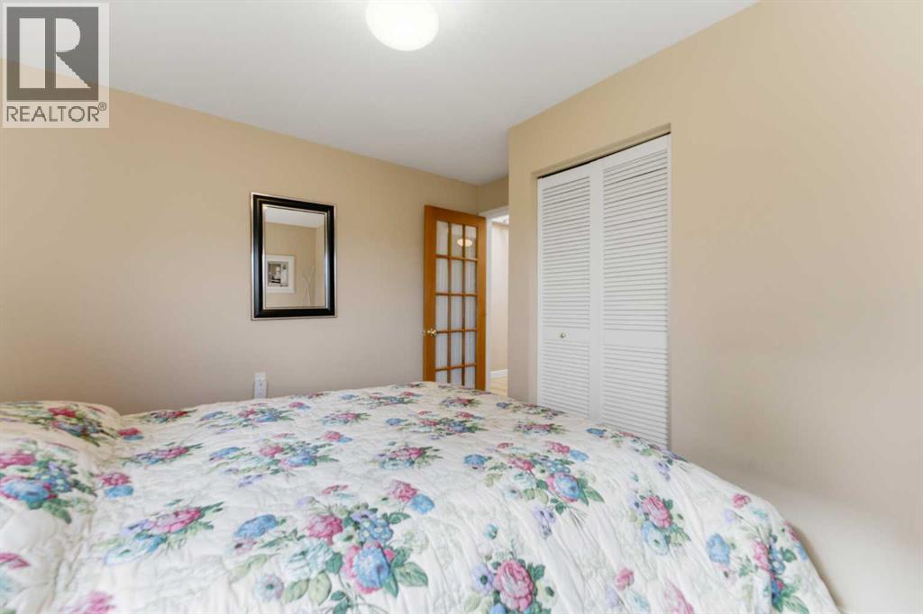 322191 135 Street W - 36