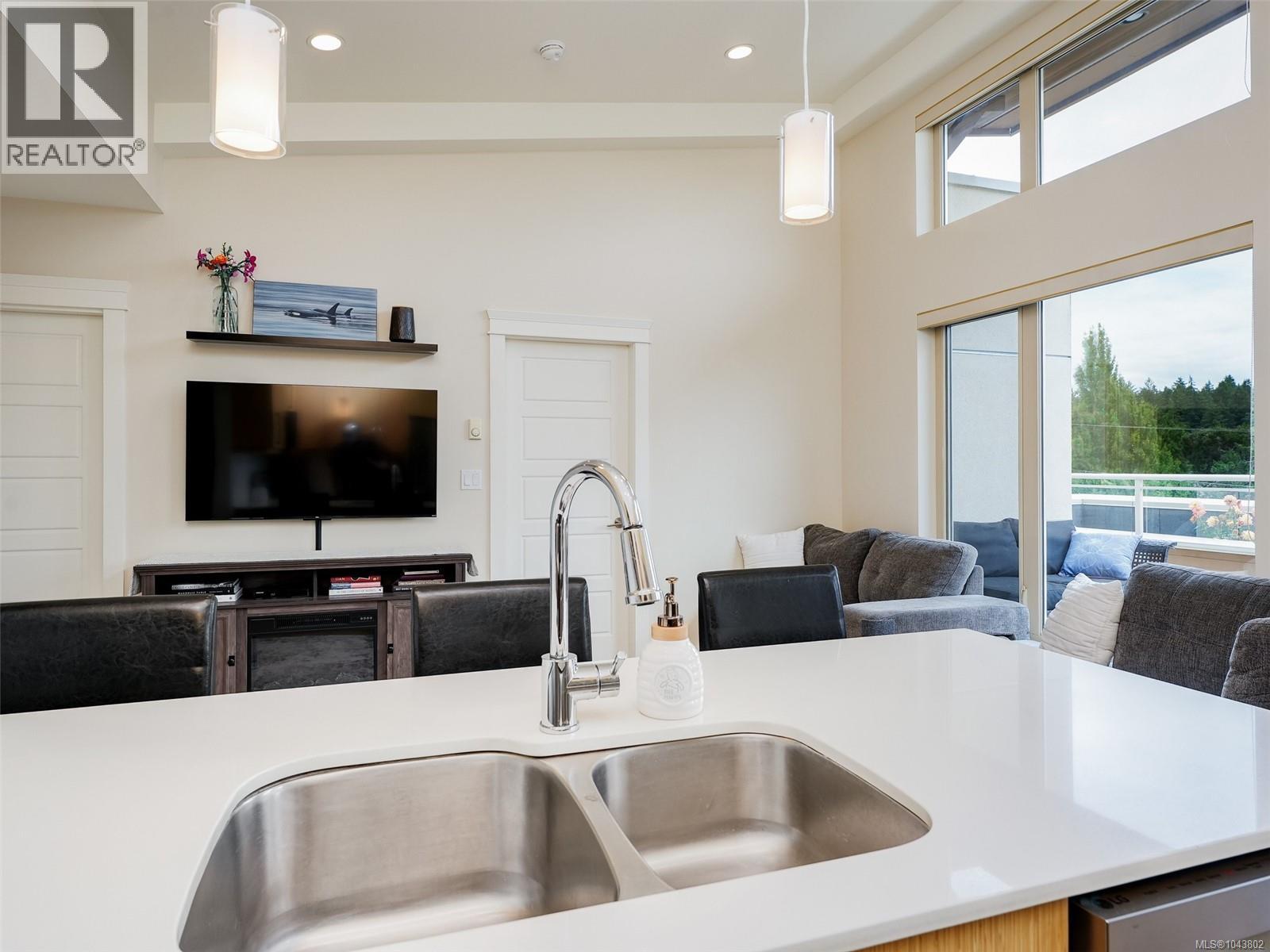 401 7161 West Saanich Rd, Central Saanich