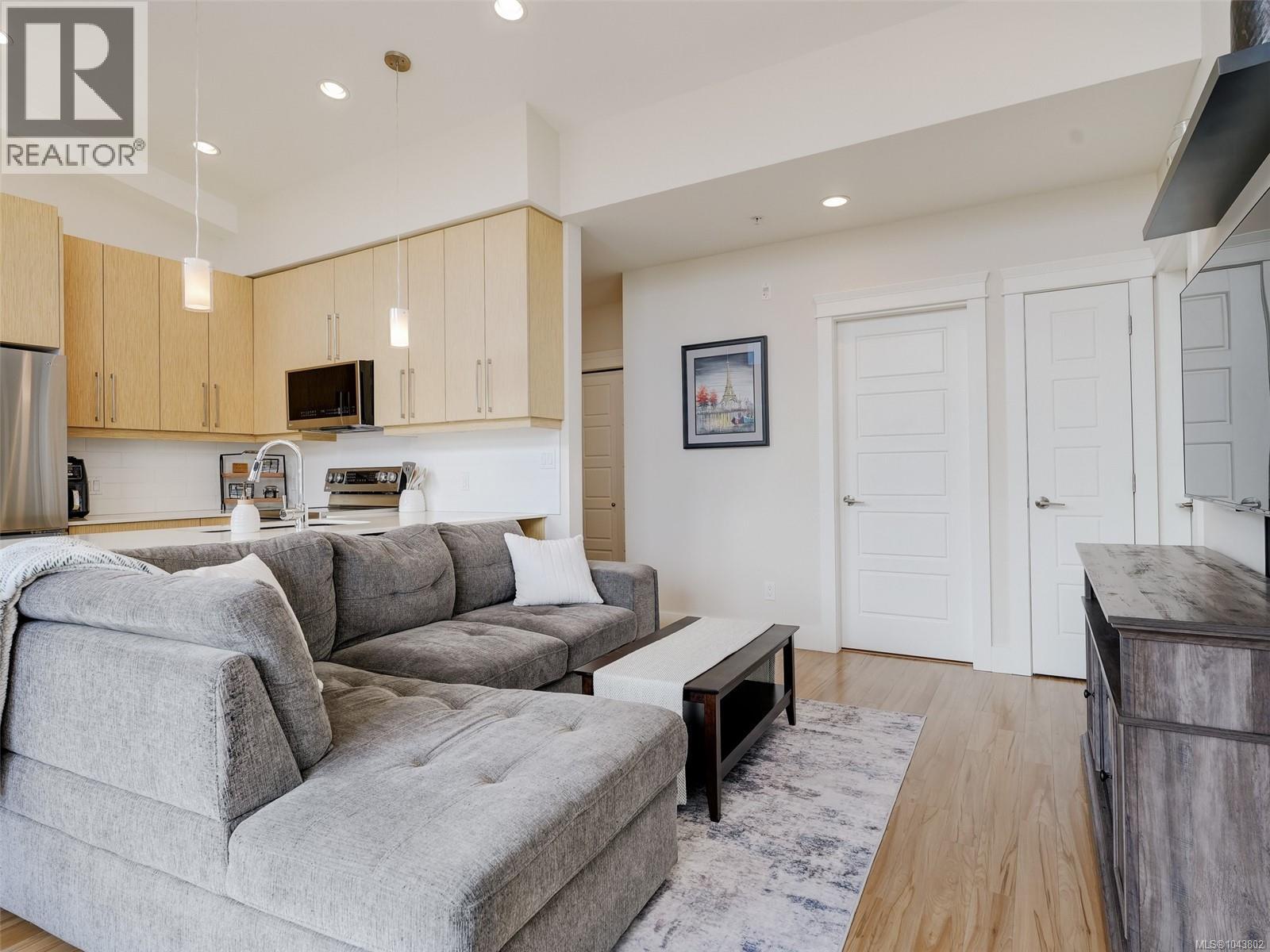 401 7161 West Saanich Rd, Central Saanich
