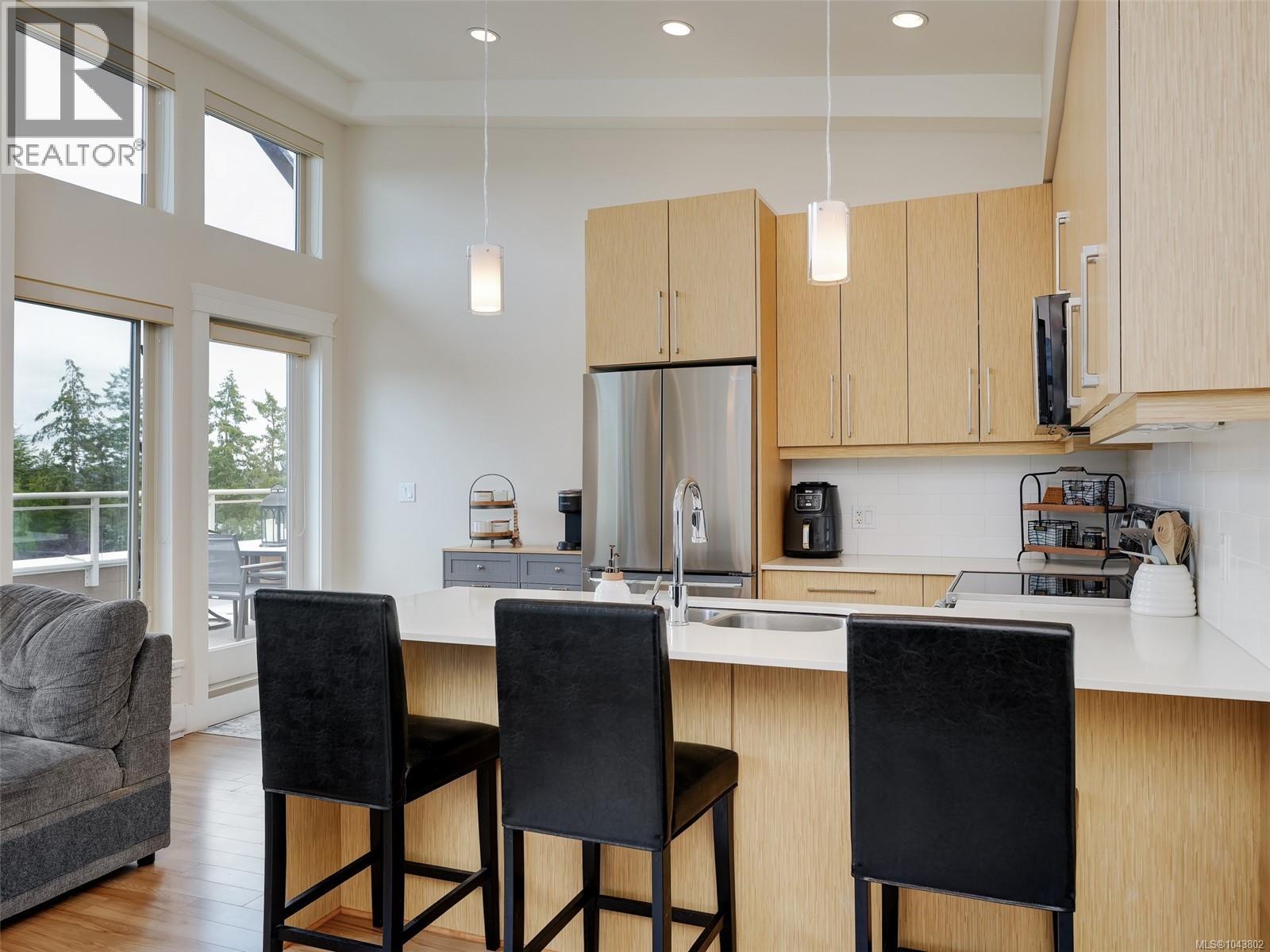 401 7161 West Saanich Rd, Central Saanich