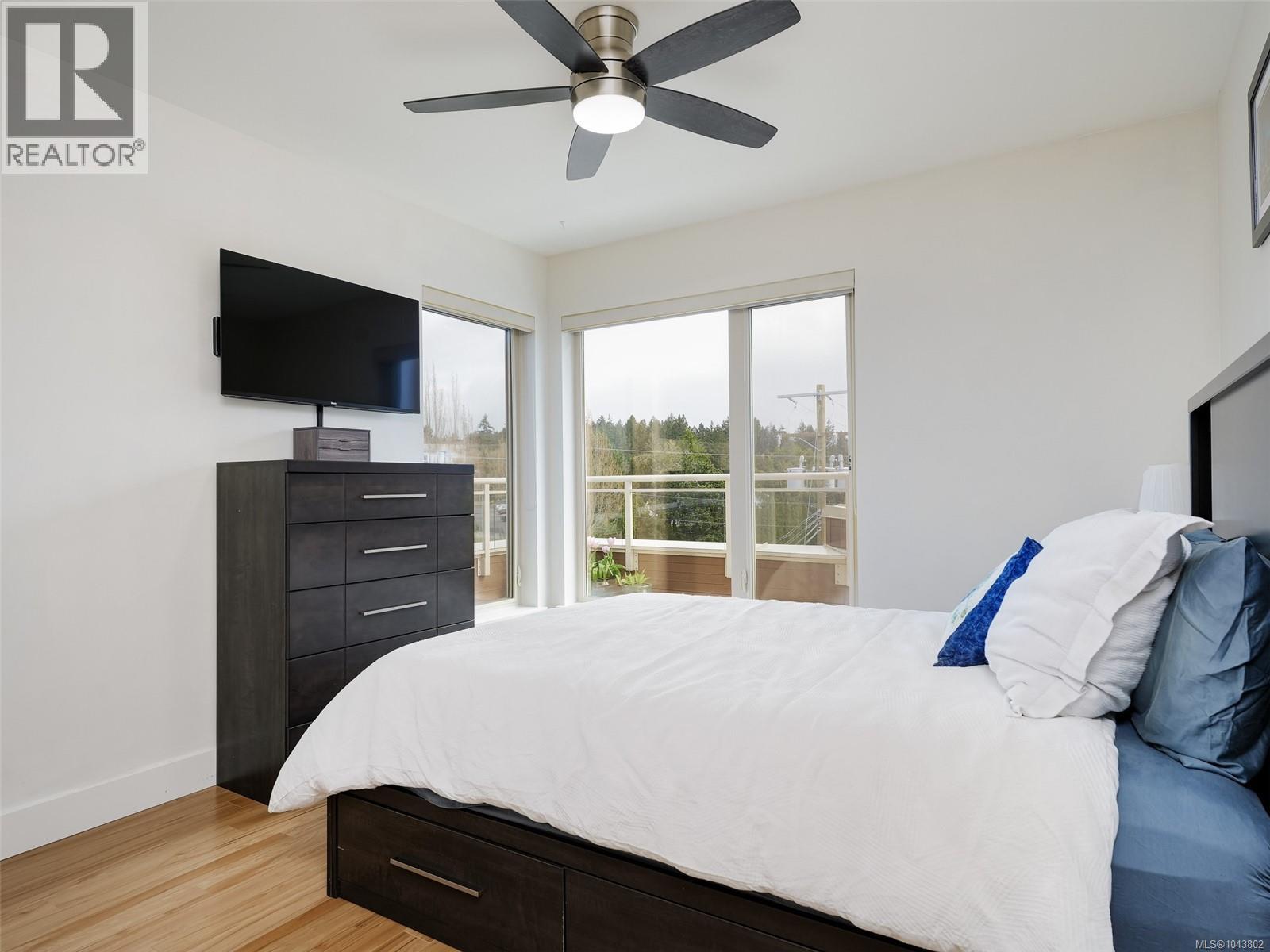 401 7161 West Saanich Rd, Central Saanich