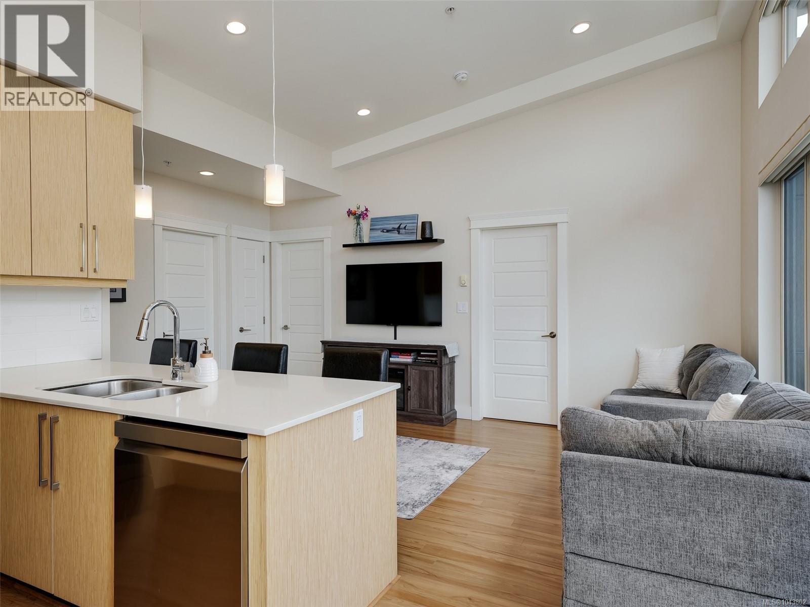 401 7161 West Saanich Rd, Central Saanich