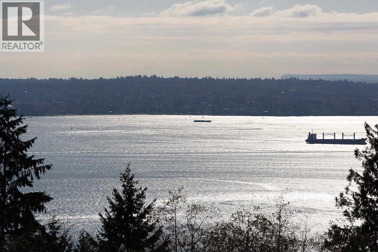 3028 BURFIELD PLACE, West Vancouver