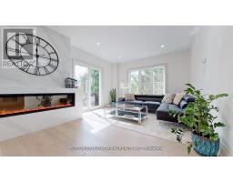 Living room - 470 Doubletree Lane, Newmarket, ON L3X2E9 Photo 6