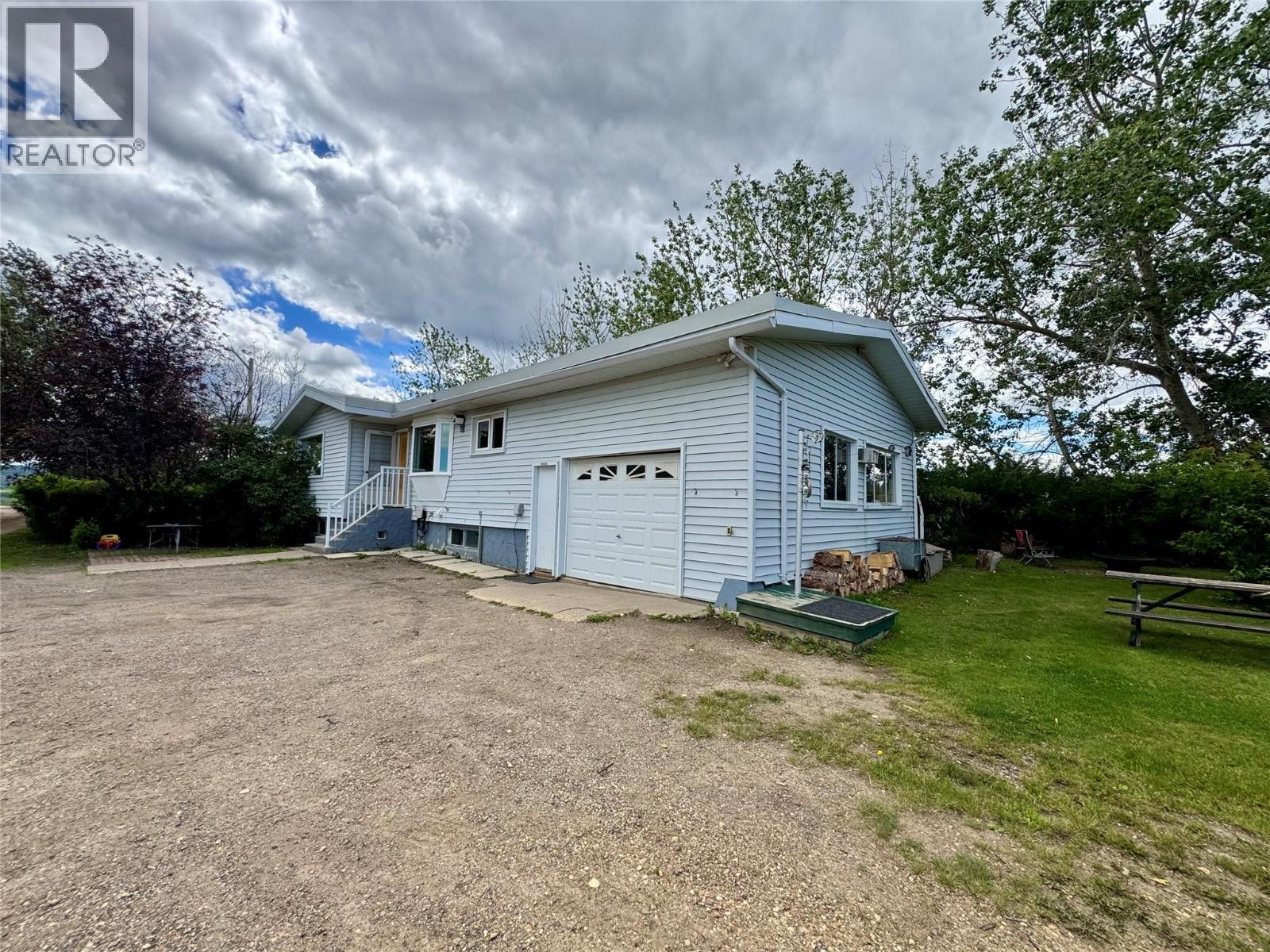 3074 208 Road, Dawson Creek — photo 2