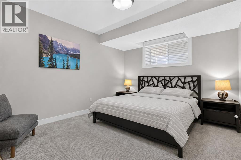 2234 28 Street SW - 32