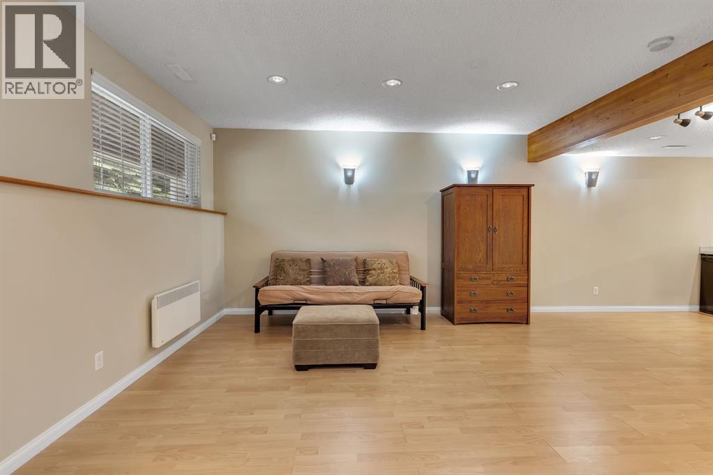 6 Discovery Heights SW - 34