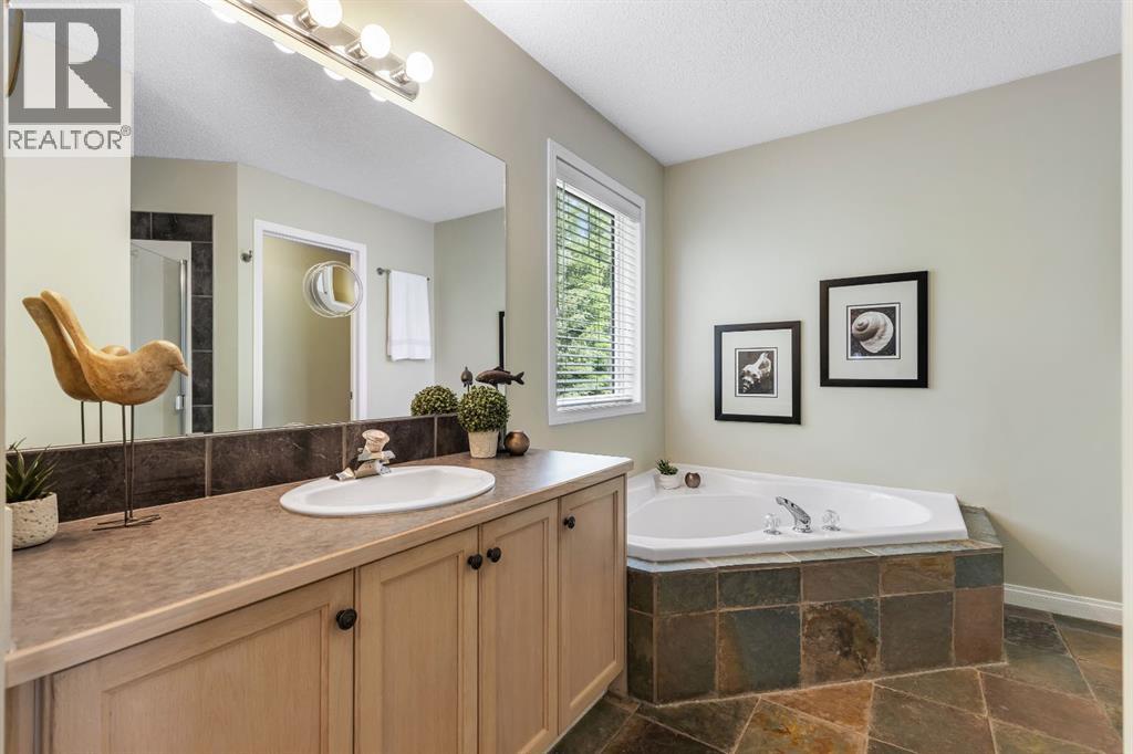 6 Discovery Heights SW - Image 25