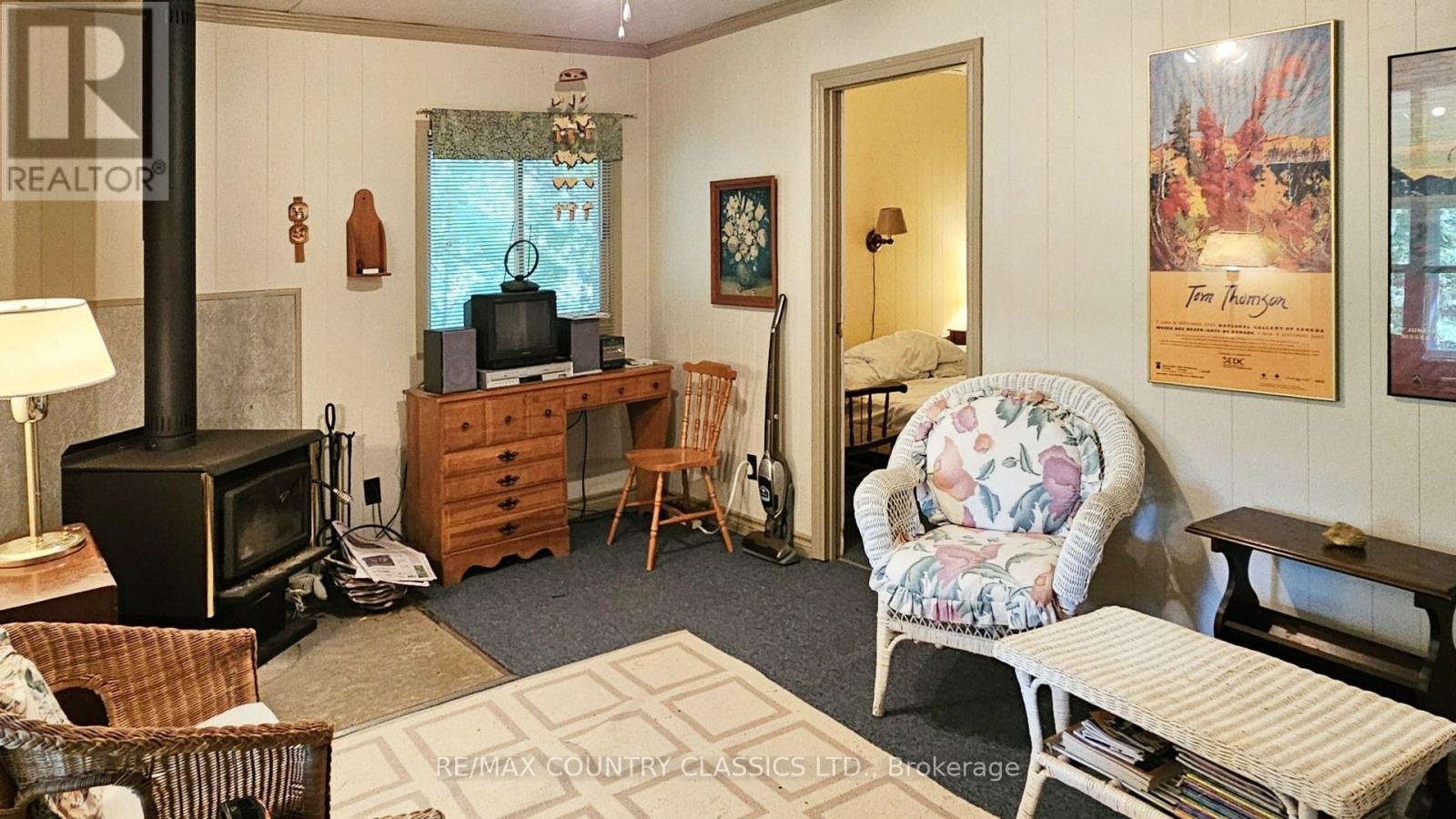 474A SPECTACLE LAKE ROAD - 10