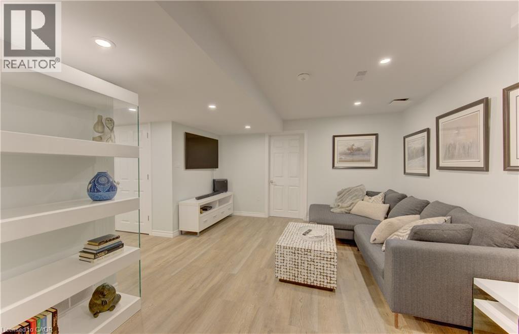 307 GRAND RIVER Boulevard - Image 22