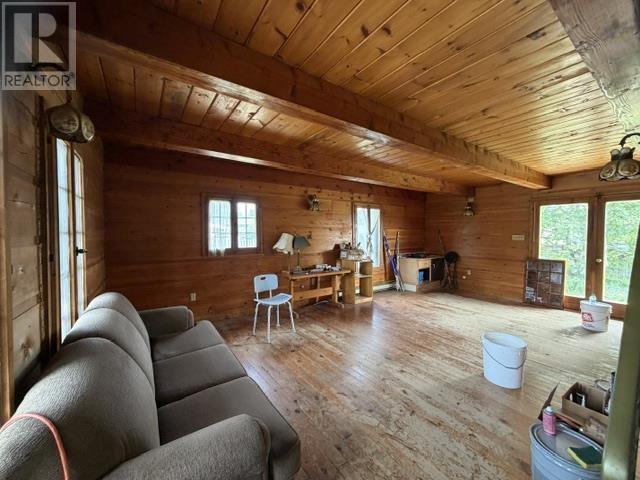 7 East Grove CRES - 2