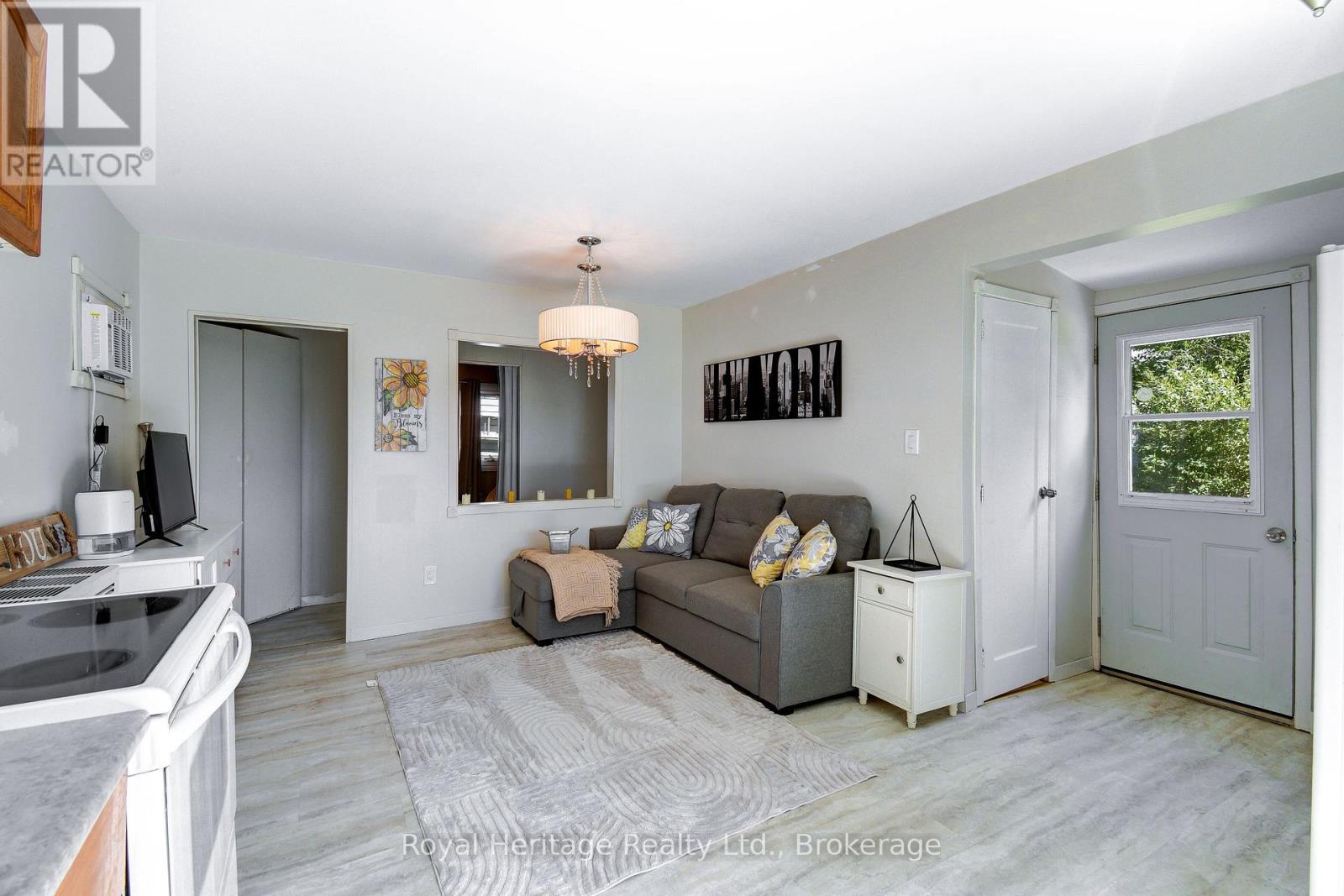 680 ROUND LAKE ROAD - 23