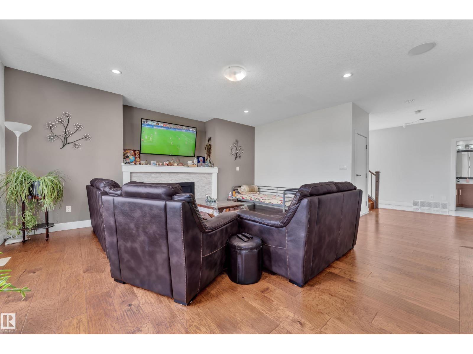 3001 55 ST - Image 15