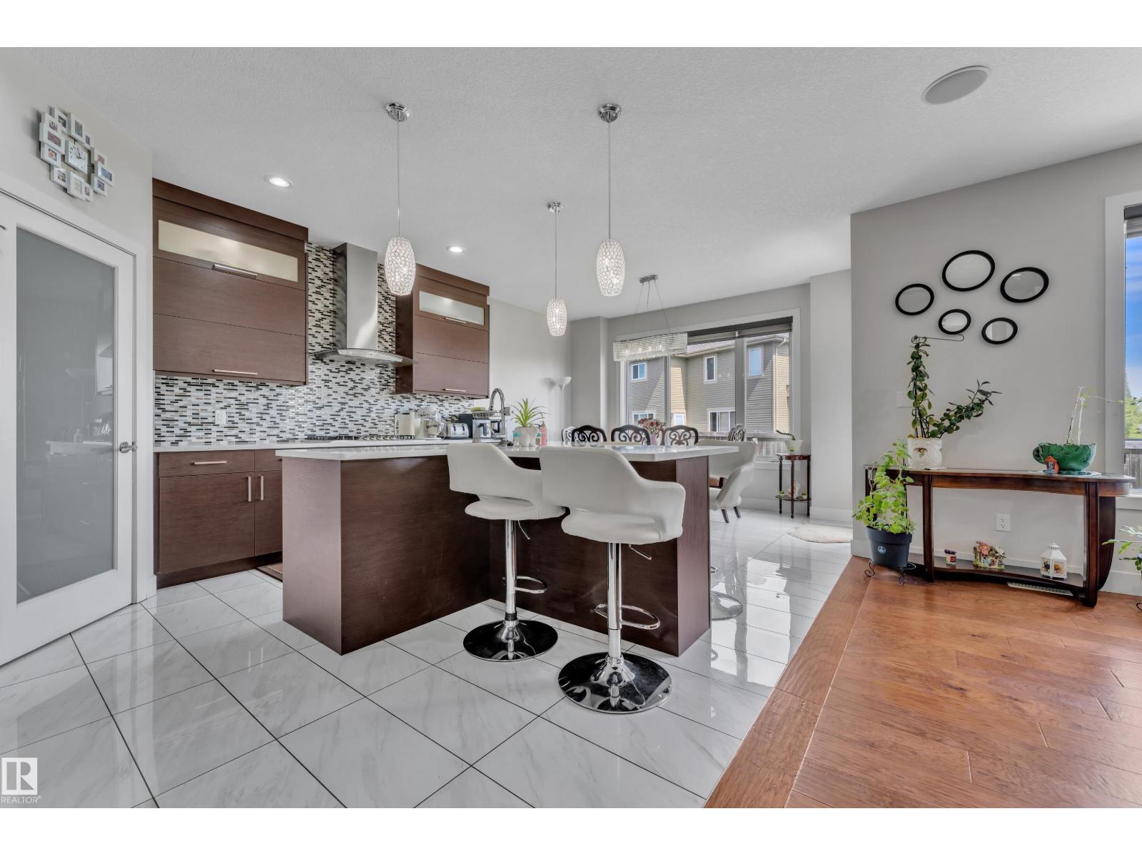 3001 55 ST - Image 18