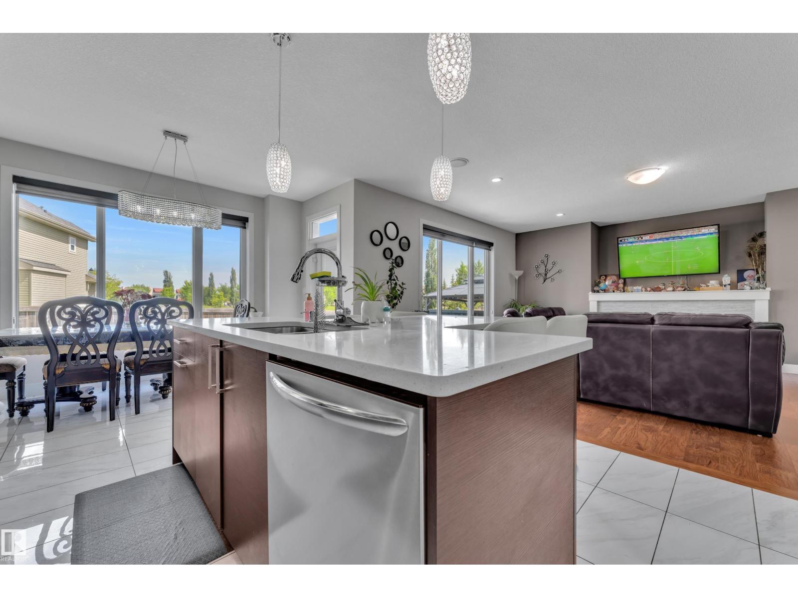 3001 55 ST - Image 22