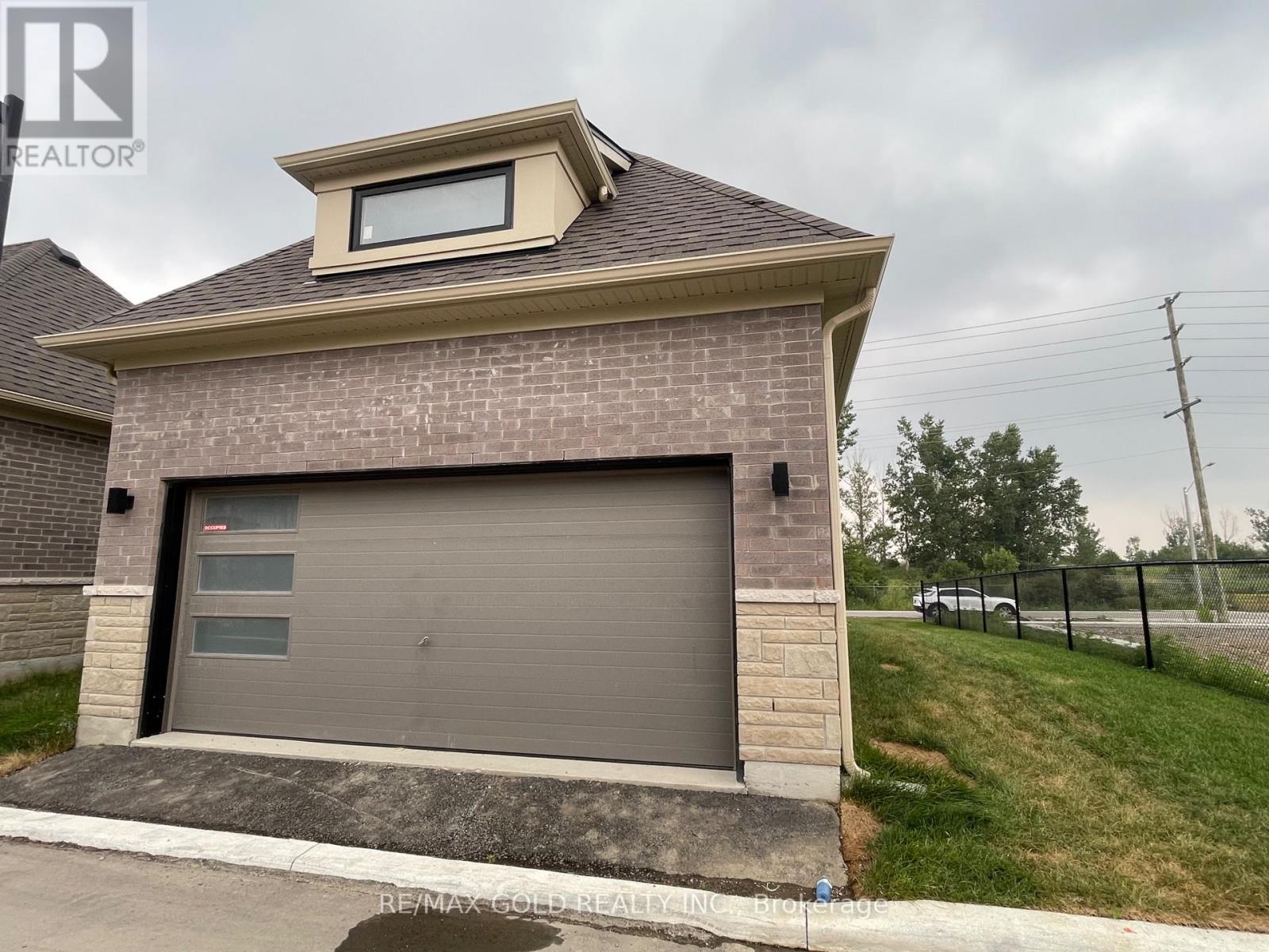 275 LINDSAY STREET N - 6