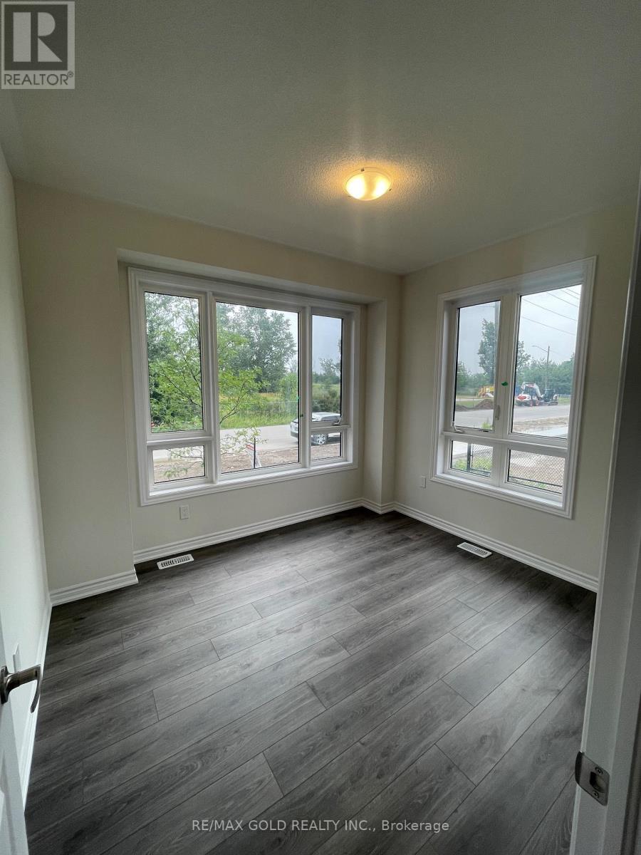 275 LINDSAY STREET N - 30