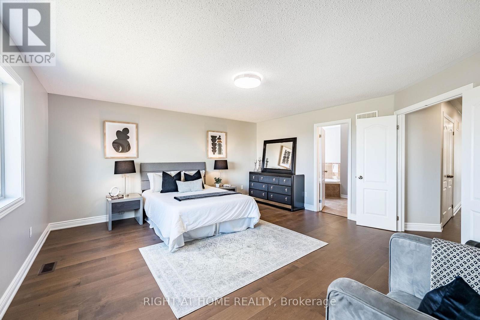 940 O'REILLY CRESCENT - 24
