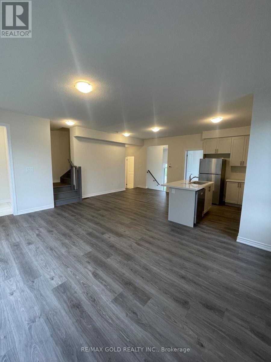 275 LINDSAY STREET N - 11
