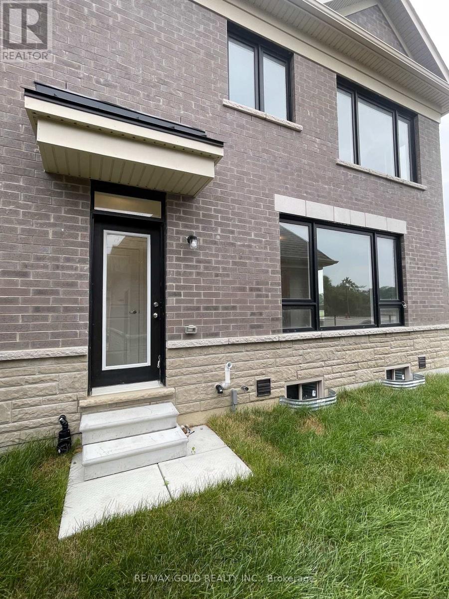 275 LINDSAY STREET N - 29