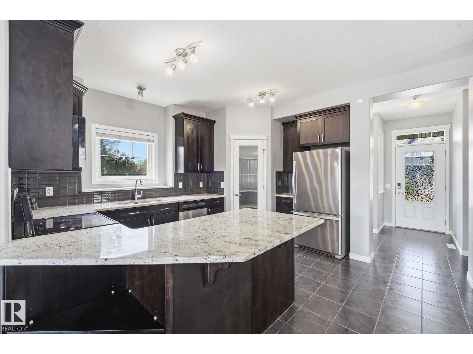 7043 22 AV SW - 12