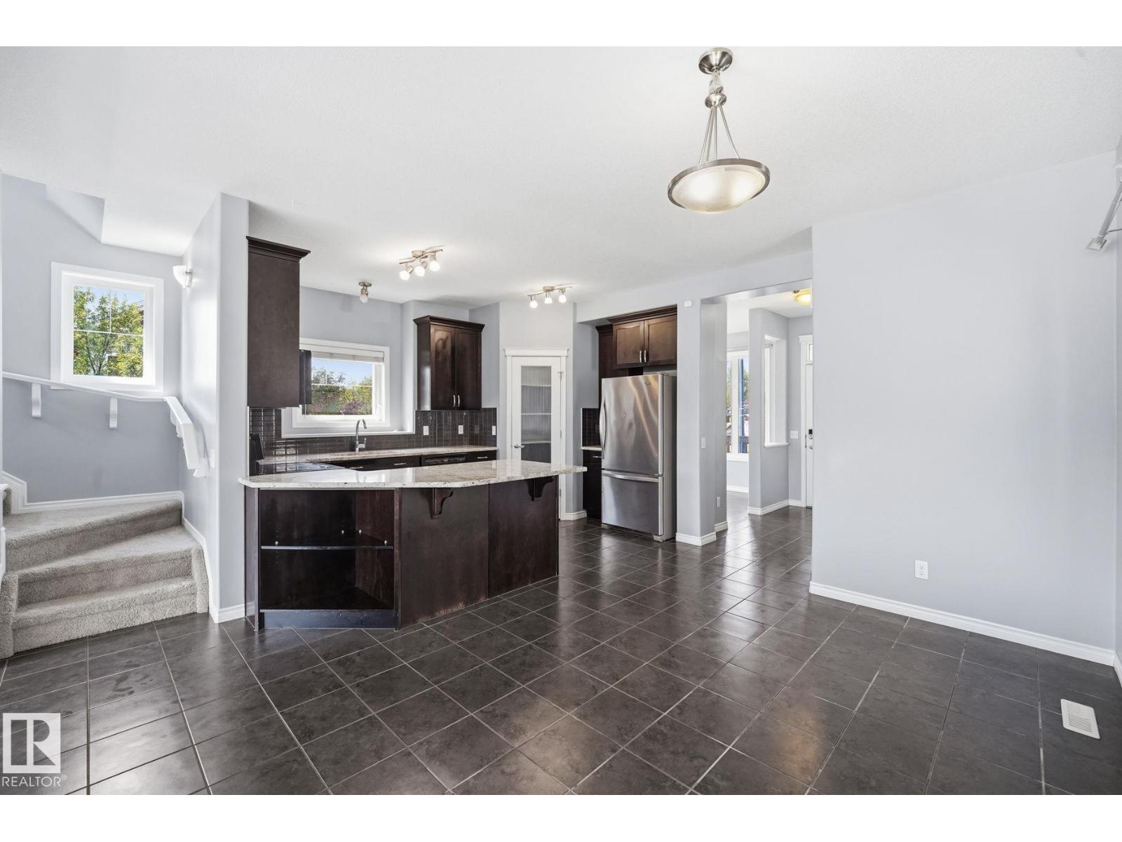 7043 22 AV SW - Image 14