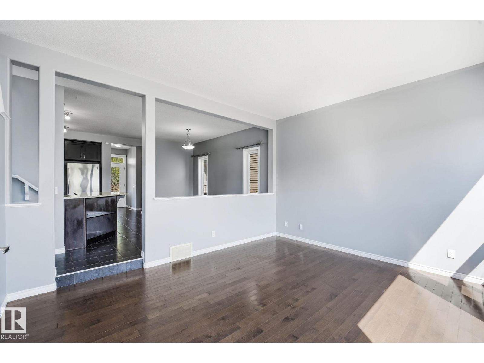 7043 22 AV SW - Image 18