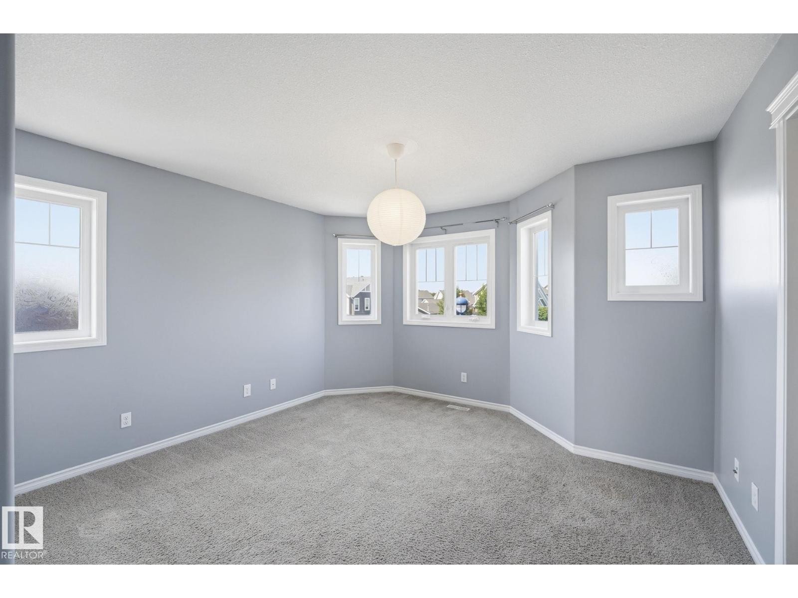 7043 22 AV SW - Image 20